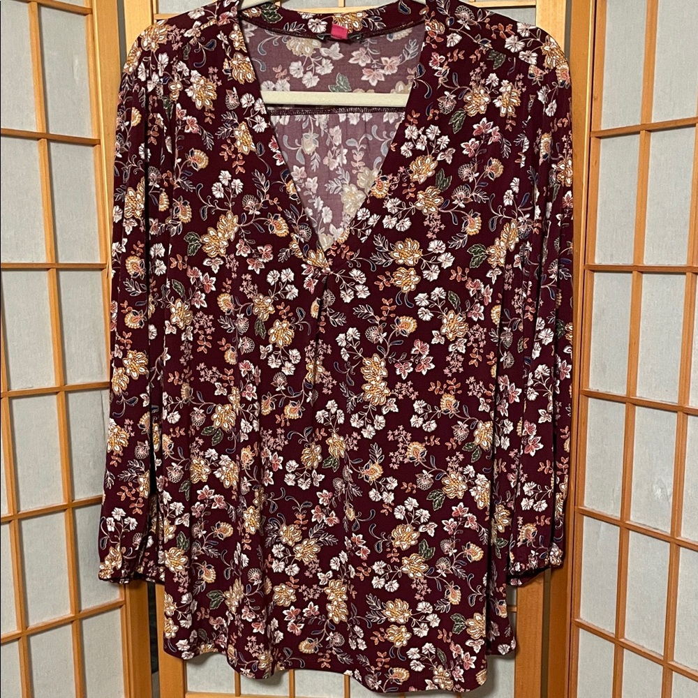 Vince Camuto Women’s Floral V-Neck Blouse Burgundy Size XL